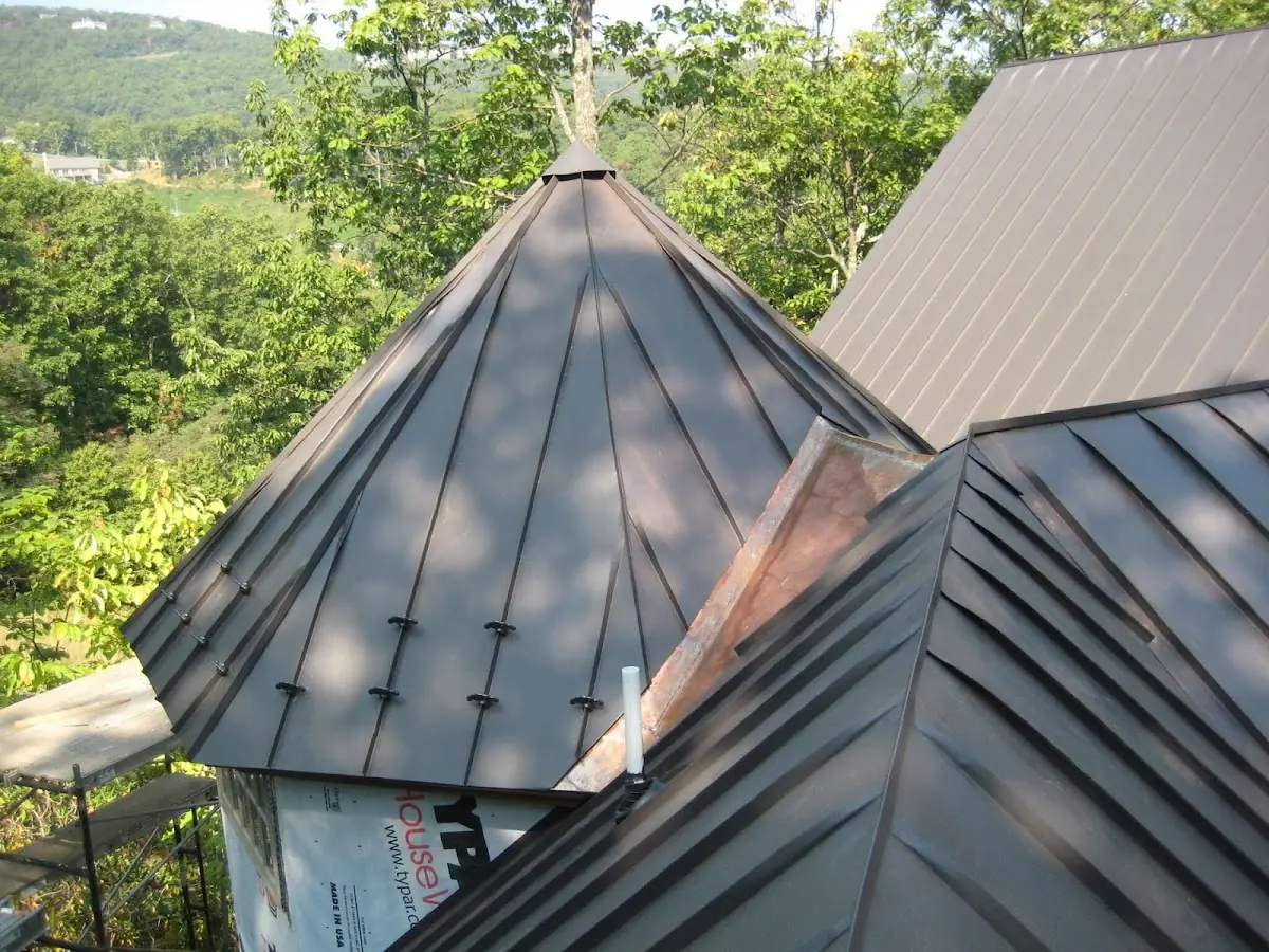 Professional Roof Tarp Installation by Craftsman Roofing in Northwest Rectangle